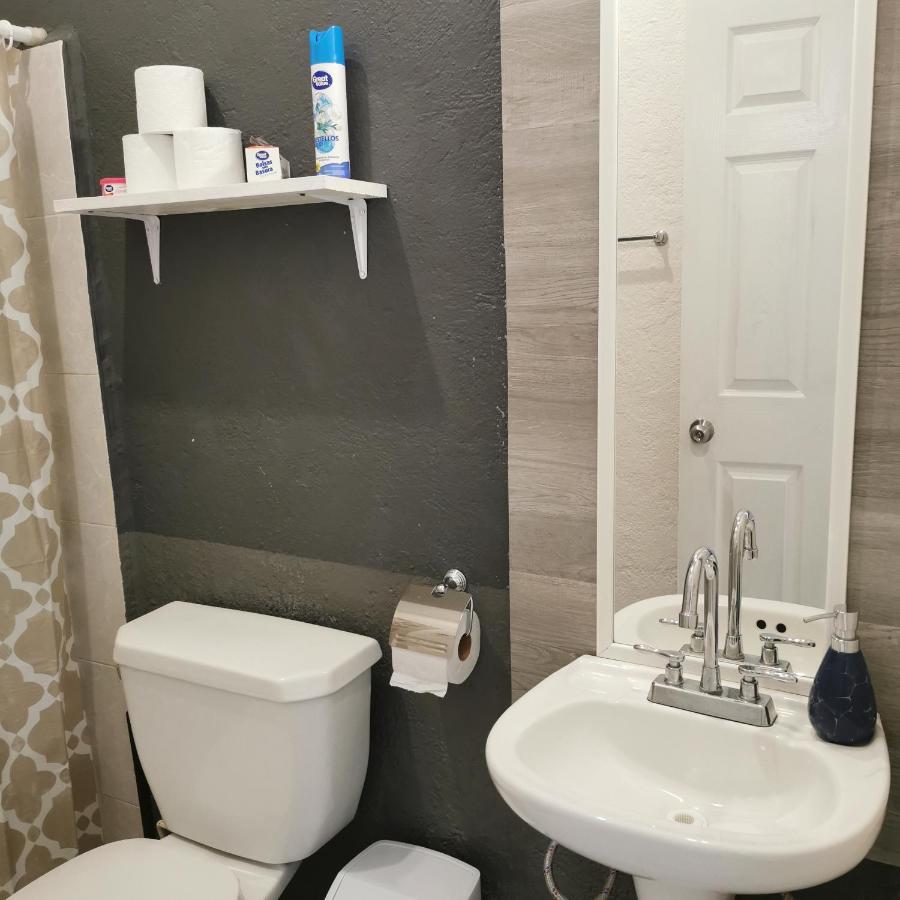 Lovely Studio Apartment With Balcony Ac & Wi-Fi, Minutes From Downtown! Zihuatanejo Luaran gambar